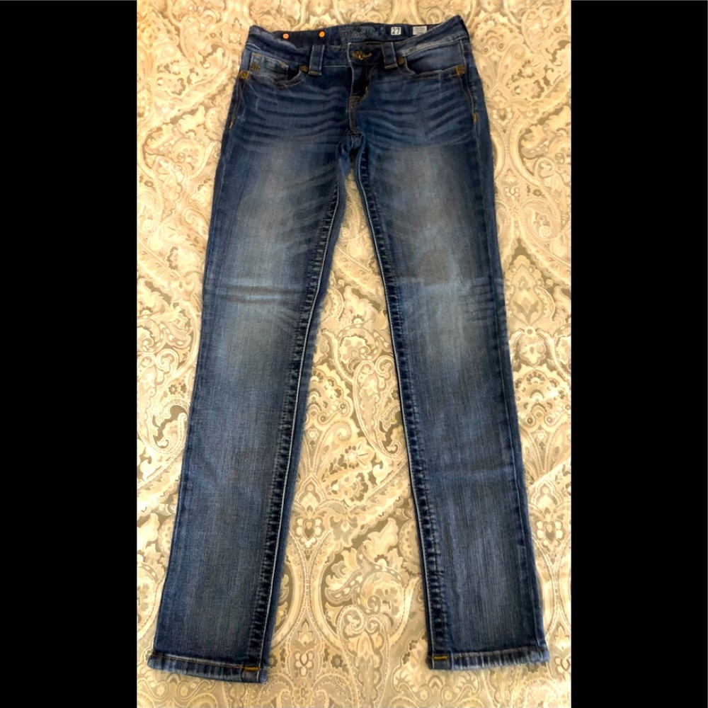 Miss me jeans size 27 inseam 29”